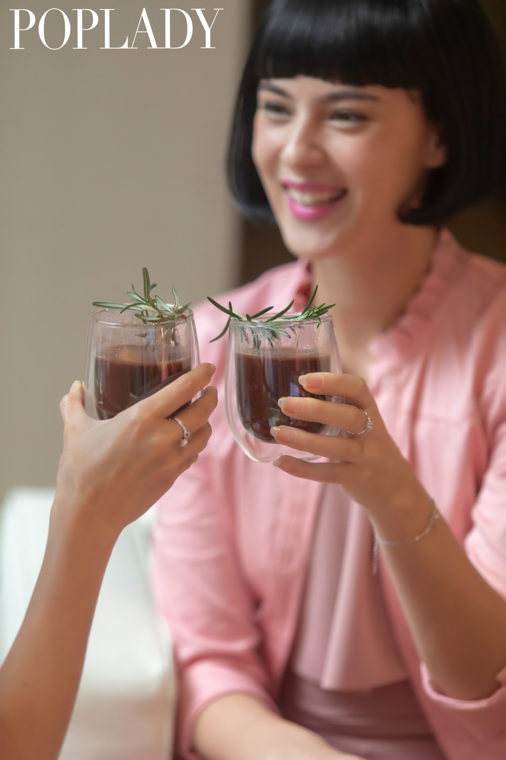 獨立自主的女性尋找快樂滿足感!今個聖誕無拘無束地討自己歡心吧!