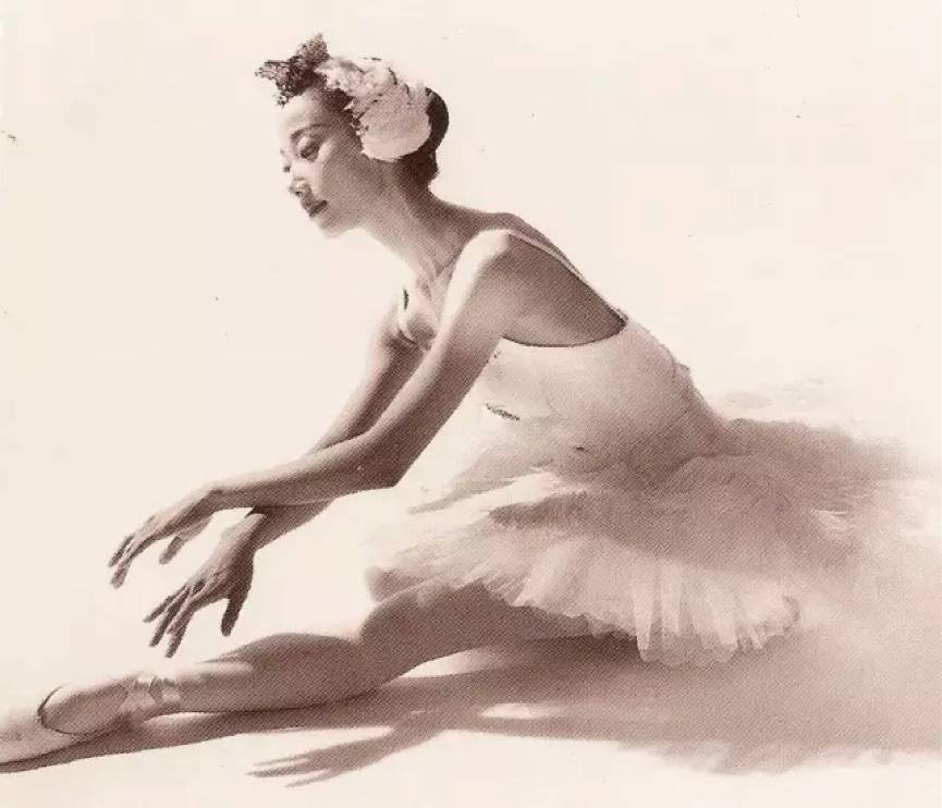 緣盡就分又如何？離婚四次依然可以活得瀟灑自如！