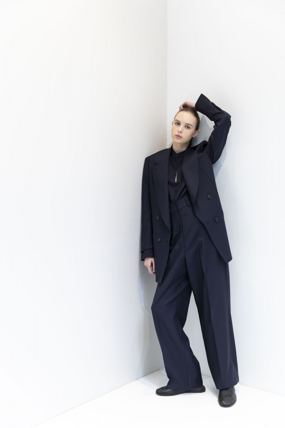 終於可以穿起男朋友的西裝！Jason Basmajian帶來獨特的共享衣櫥概念！