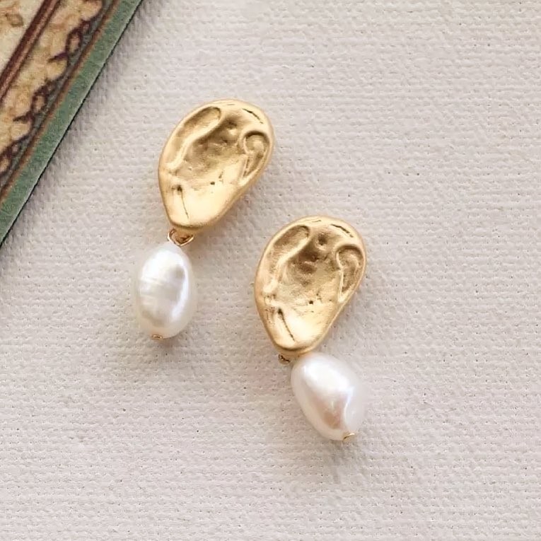 theoutlier__'s Instagram