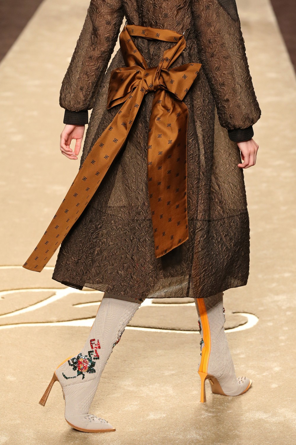 「我想要蝴蝶結」!Karl Lagerfeld為Fendi寫下最終篇章的感人時刻!