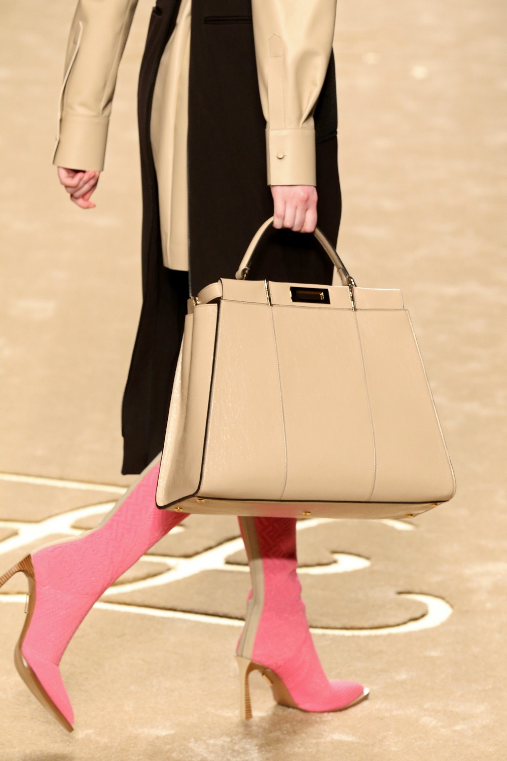 「我想要蝴蝶結」!Karl Lagerfeld為Fendi寫下最終篇章的感人時刻!