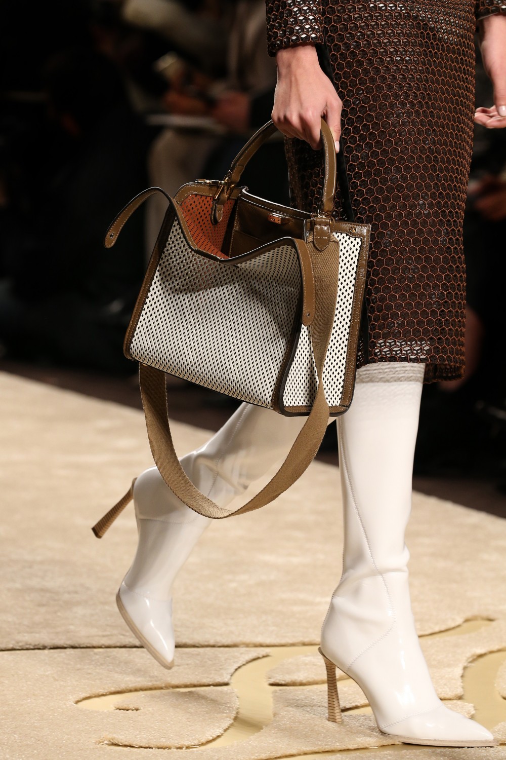 「我想要蝴蝶結」!Karl Lagerfeld為Fendi寫下最終篇章的感人時刻!