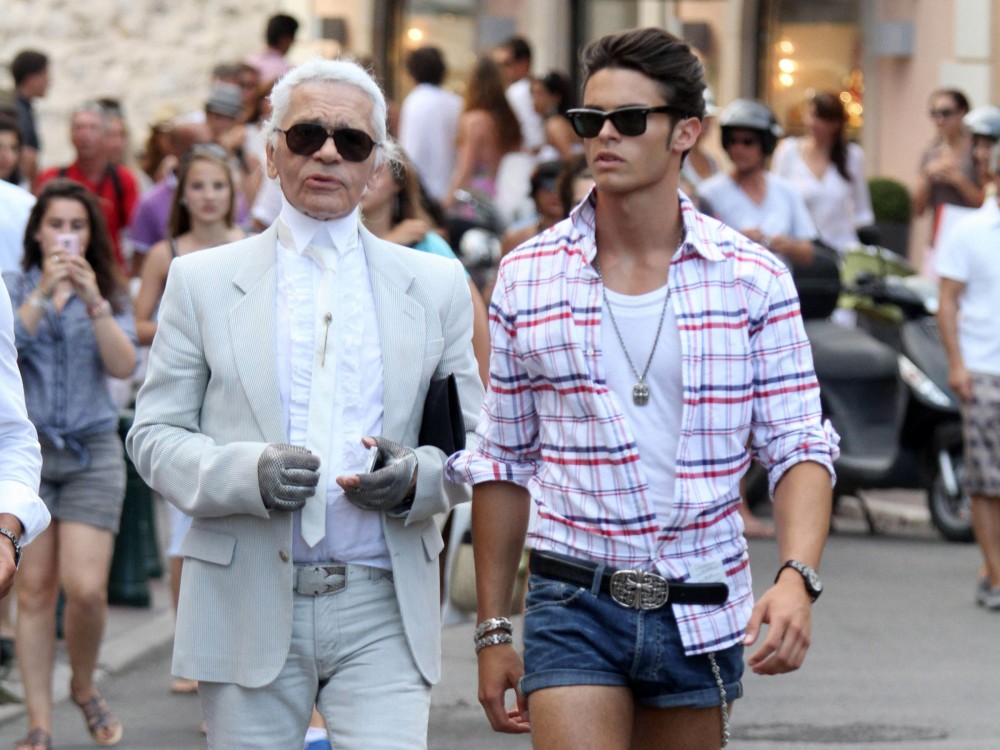 「時尚大帝」Karl Lagerfeld的感情生活！四個他生命中最舉足輕重的男人！