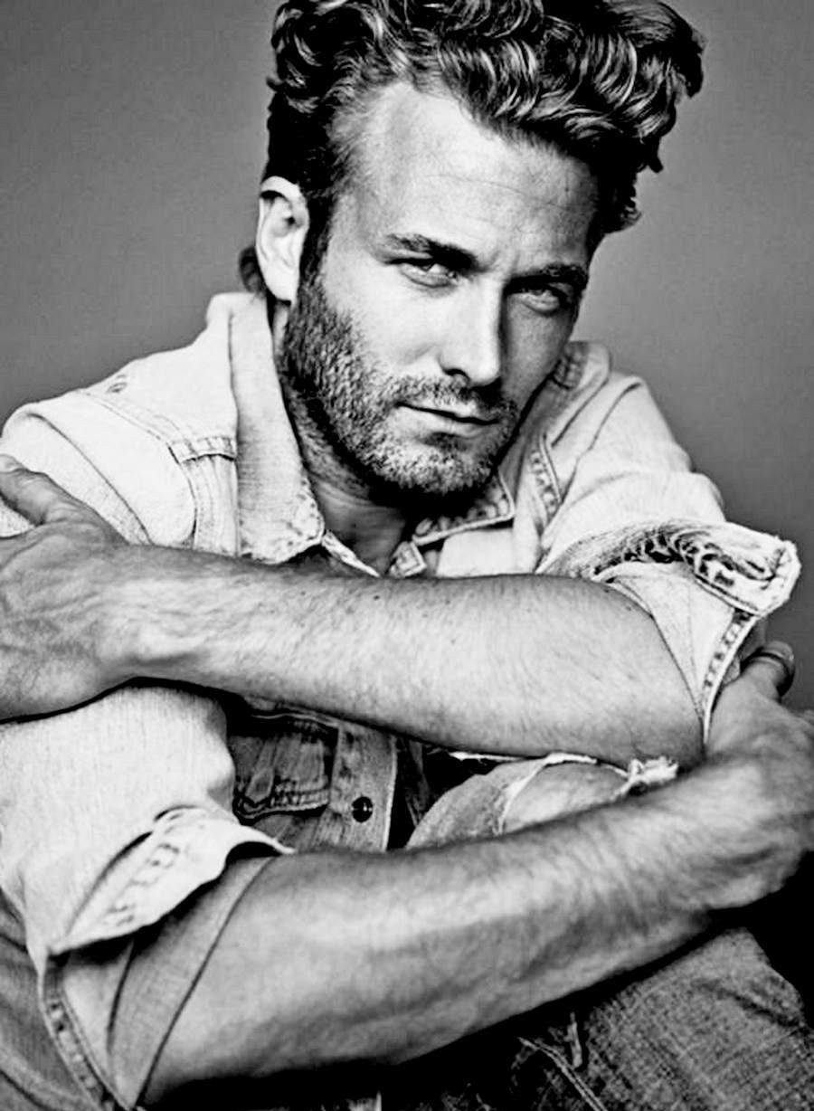 「時尚大帝」Karl Lagerfeld的感情生活！四個他生命中最舉足輕重的男人！