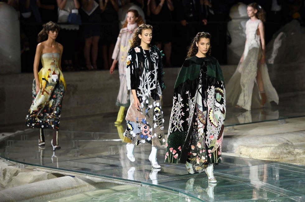 Karl Lagerfeld和Fendi家族的前世今生!攜手寫下傳奇的時尚狂想曲!