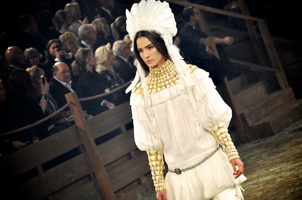 「時尚大帝」Karl Lagerfeld撒手人寰！這些年他為時尚界建立哪些傳統和常識？