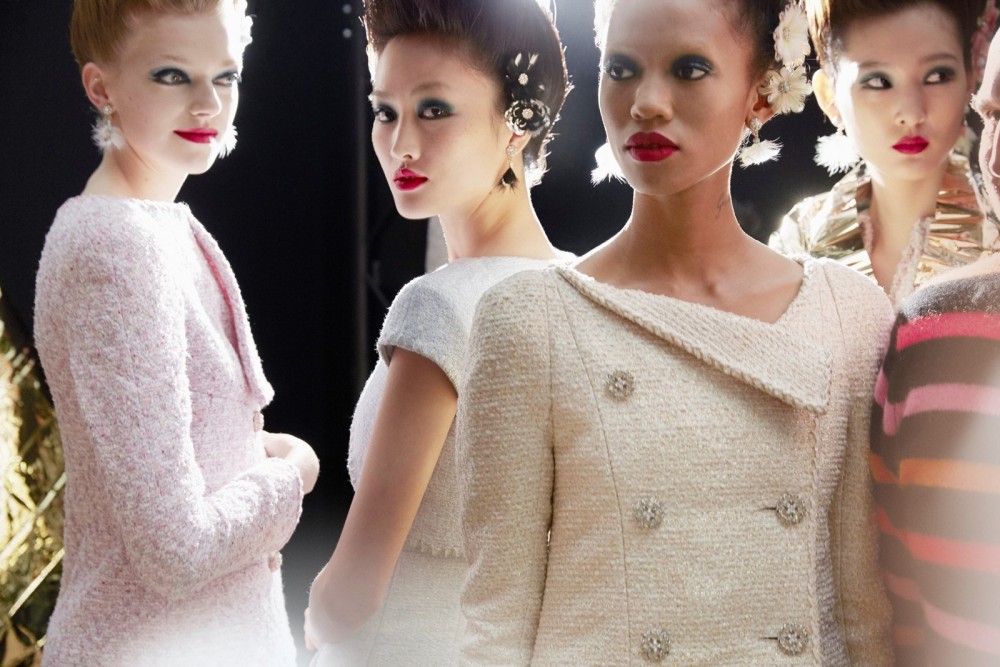 「時尚大帝」Karl Lagerfeld撒手人寰！這些年他為時尚界建立哪些傳統和常識？