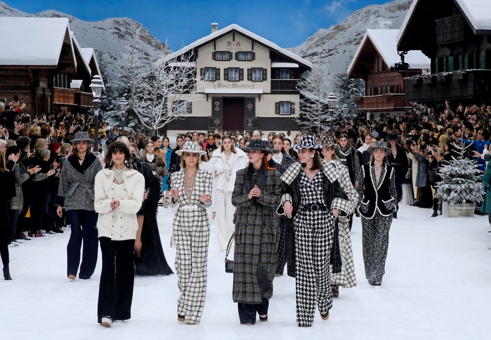 最感人淒美的終章！Karl Lagerfeld為Chanel畫下最浪漫的冬日雪國！
