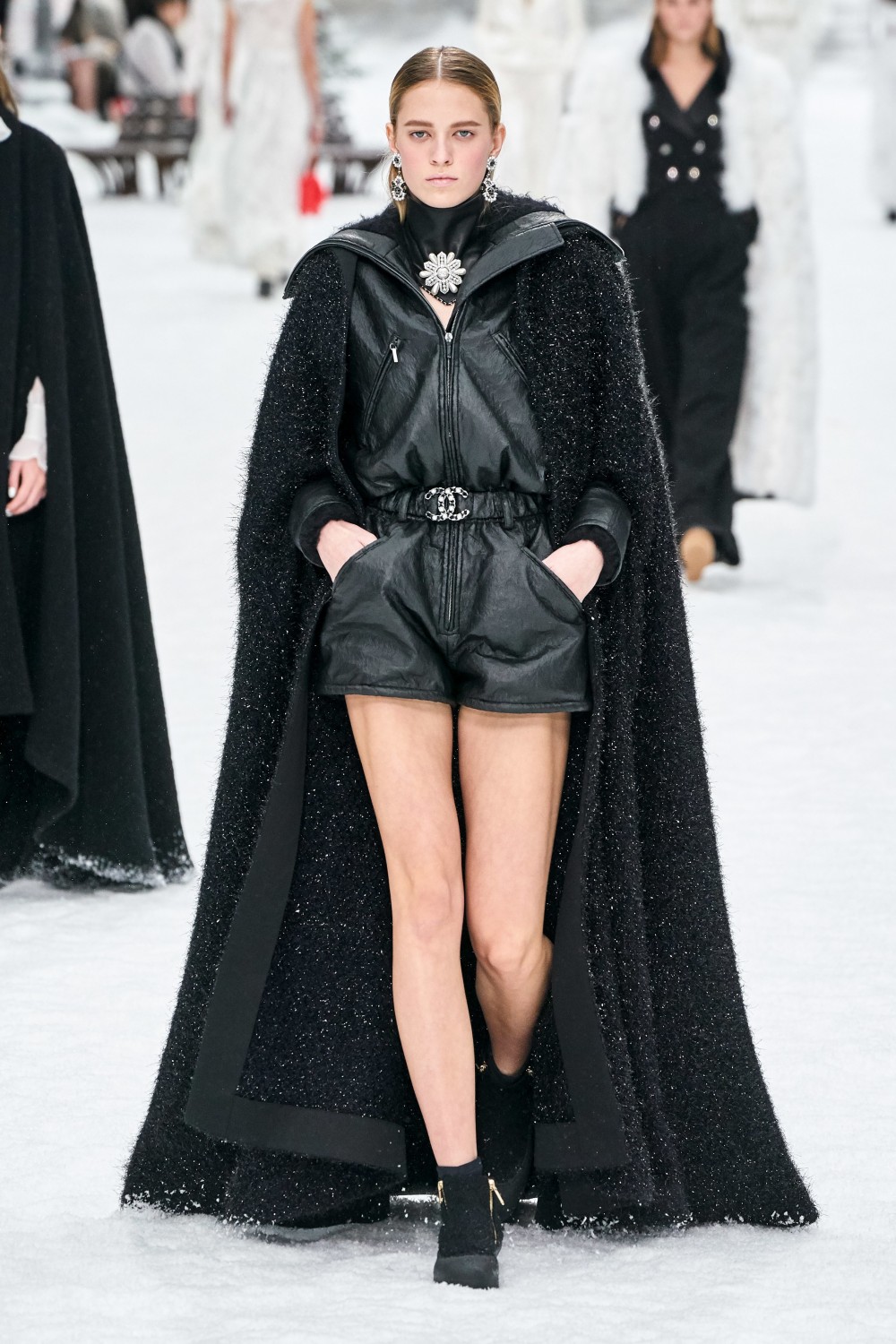 最感人淒美的終章！Karl Lagerfeld為Chanel畫下最浪漫的冬日雪國！