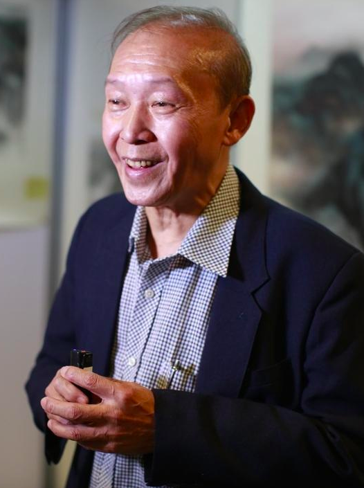 載圖