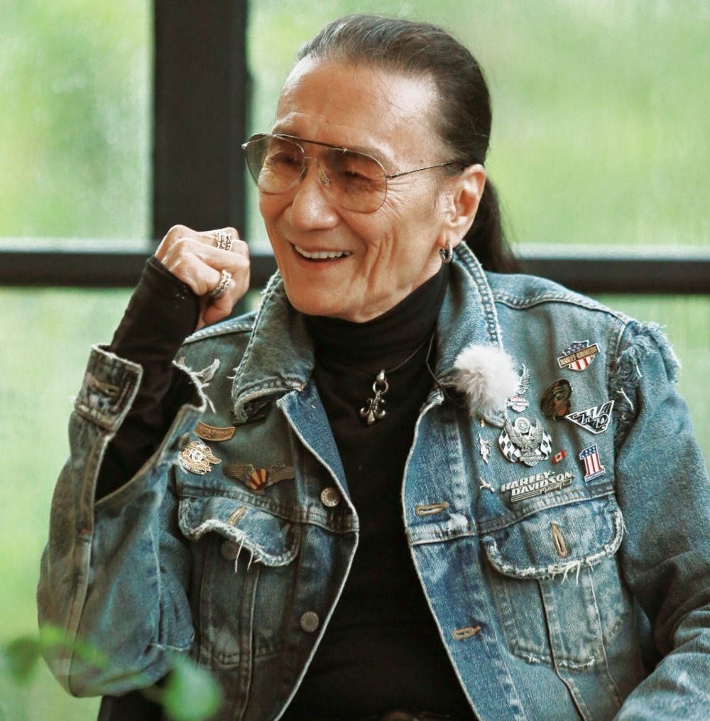 曾遭謝霆鋒嘲笑沒有獲得香港電影金像獎！謝賢終於獲頒終身成就獎！