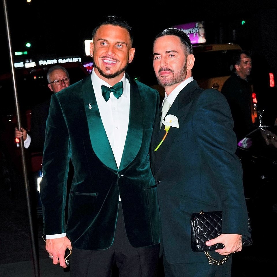 梅開二度！美國傳奇時裝設計師Marc Jacobs甜蜜再婚！