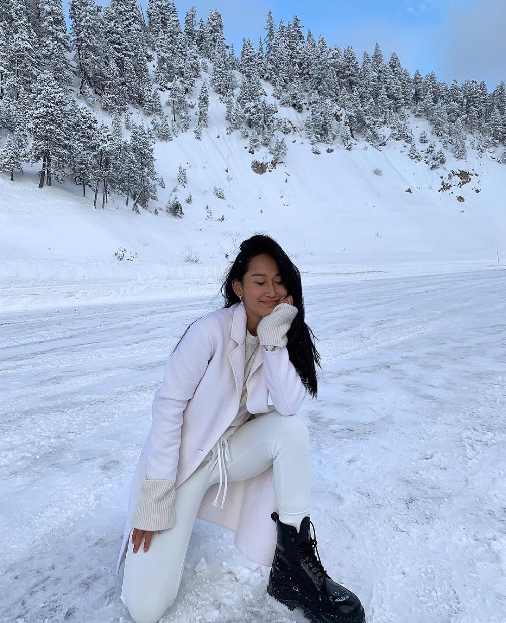 Prettyfrowns's Instagram