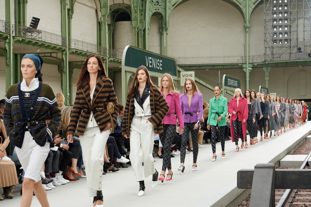 告別「老佛爺」!CHANEL攜手Virginie Viard展開全新旅程!