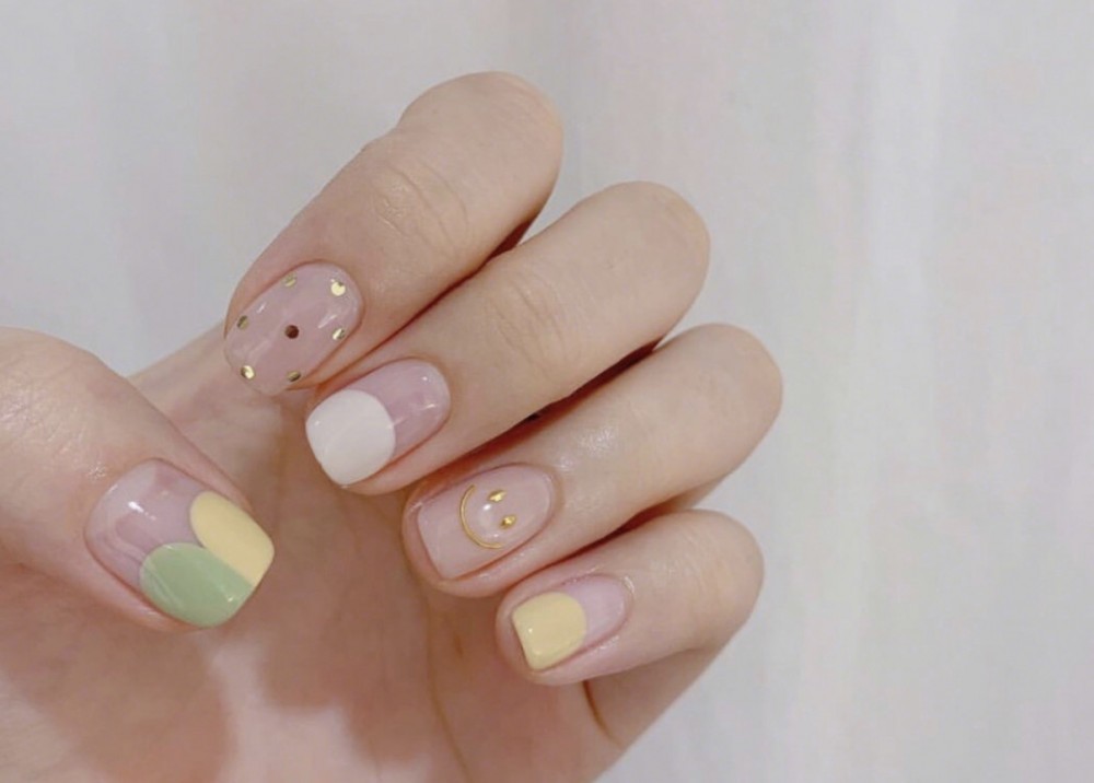 好好迎接夏天～8款溫柔清新夏日風美甲 讓你氣質感提升！4