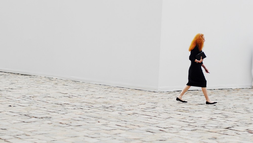 每天出席五光十色的奢華派對？究竟怎樣才能成為稱職的時裝編輯？