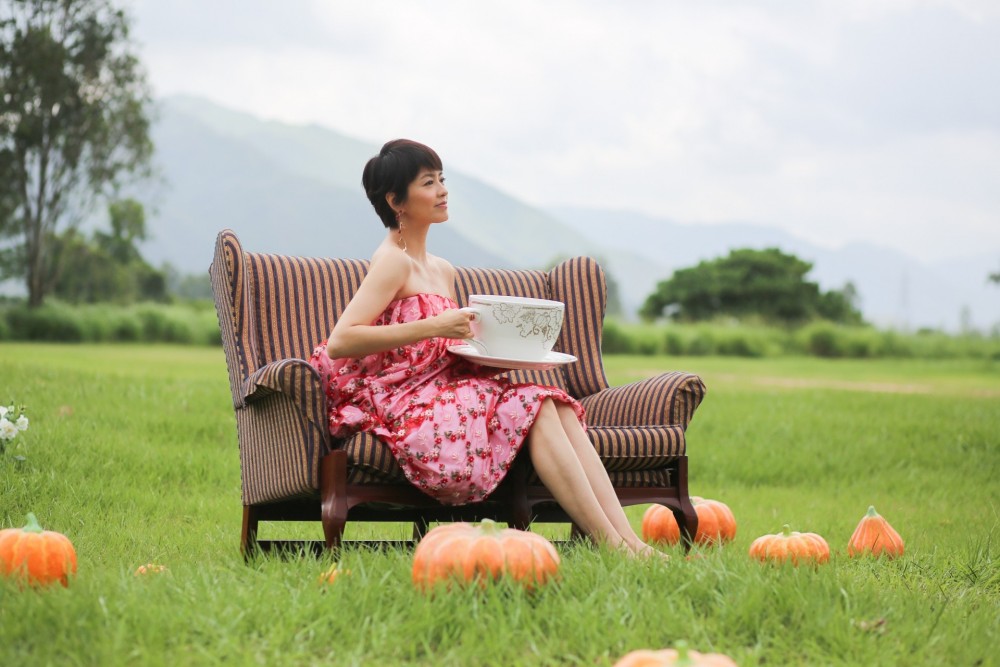 「我自行回家沒有眼淚要留下！」梁詠琪十九年後以一曲《再見灰姑娘》道別《灰姑娘》！