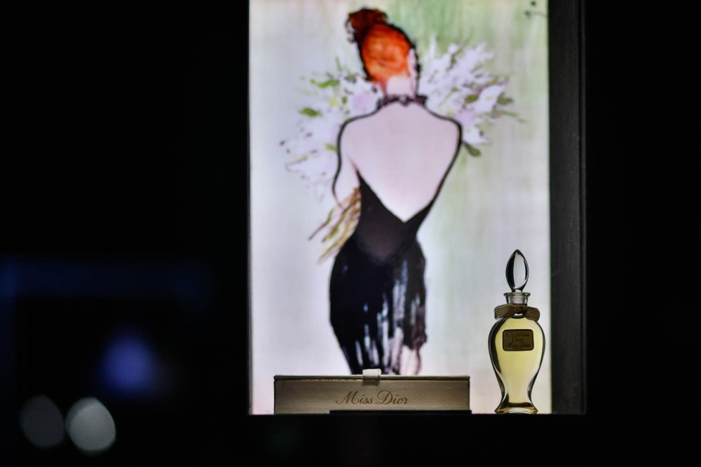 Angelababy出席MISS DIOR「Love 'N' Roses」上海展覽