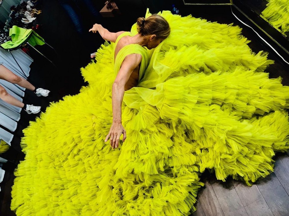 勇敢登上「Fashion Icon」寶座的Céline Dion！背後究竟隱藏什麼荒謬的美好假象？