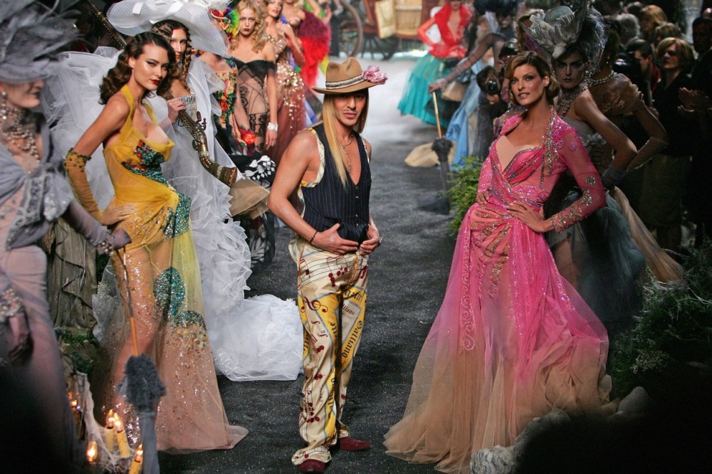 從Christian Dior走到Maison Margiela!鎂光燈後的John Galliano如何再次破繭成蝶?