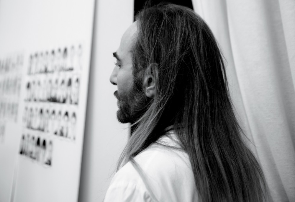 從Christian Dior走到Maison Margiela!鎂光燈後的John Galliano如何再次破繭成蝶?