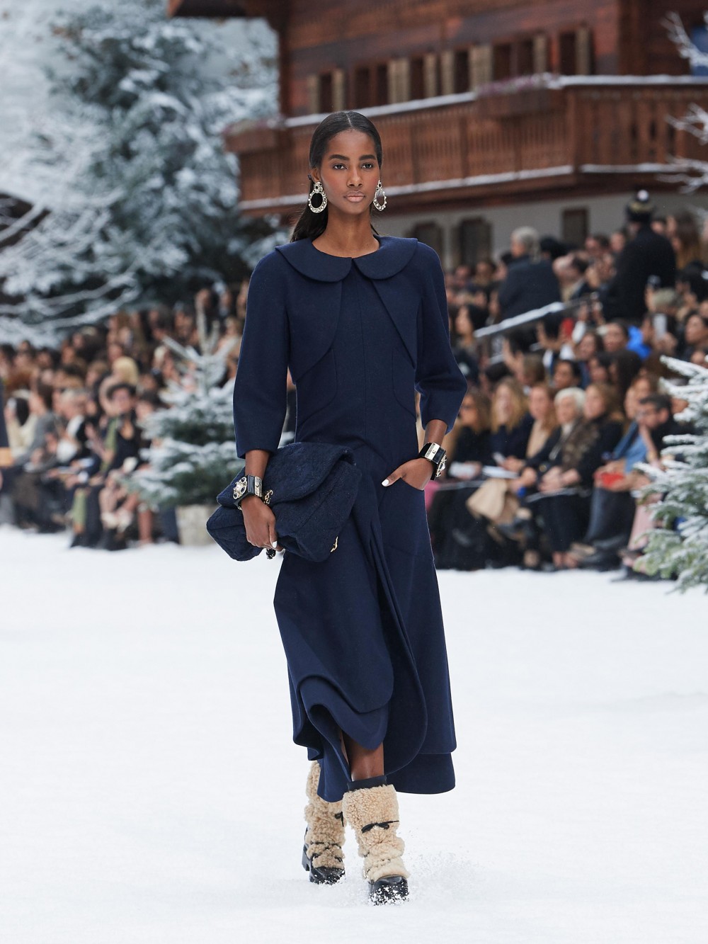 Coco Chanel和Karl Lagerfeld的隔代對唱！蘊含經典之美的CHANEL 19手袋系列！