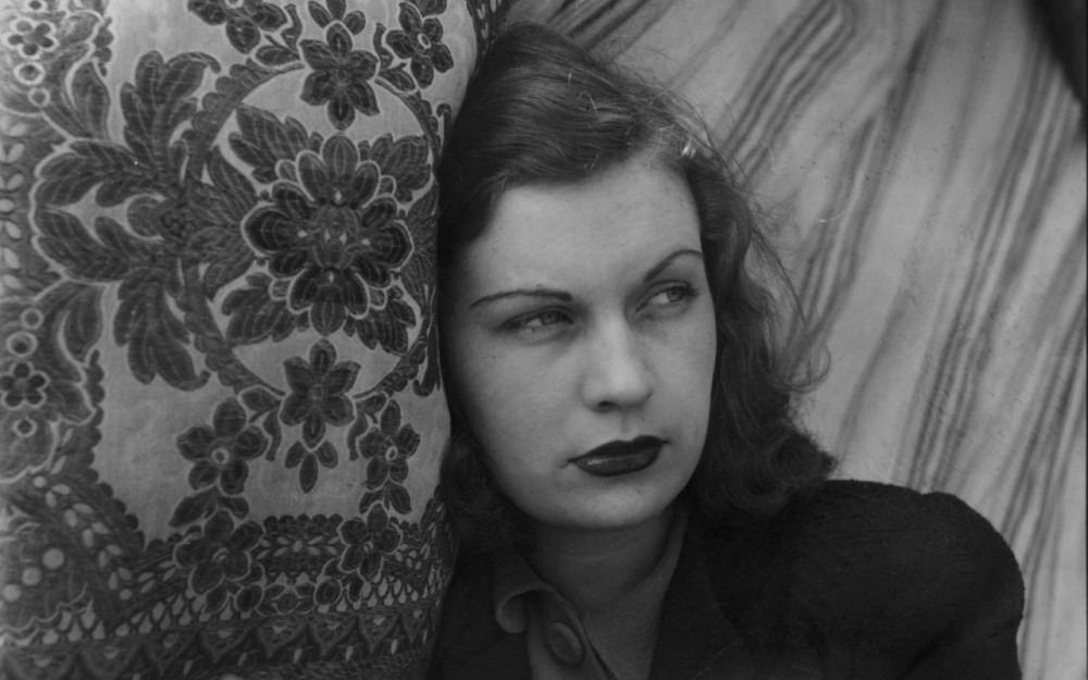 Kate Moss和Queen Elizabeth II垂青的藝術家!Lucian Freud透過「女人」和「性慾」作為藝術養分?