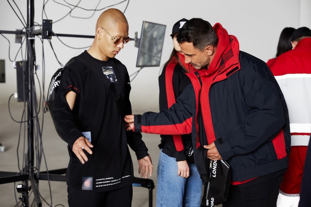 Riccardo Tisci攜手兩位傳奇攝影師！Burberry最新秋冬系列廣告為何特別？