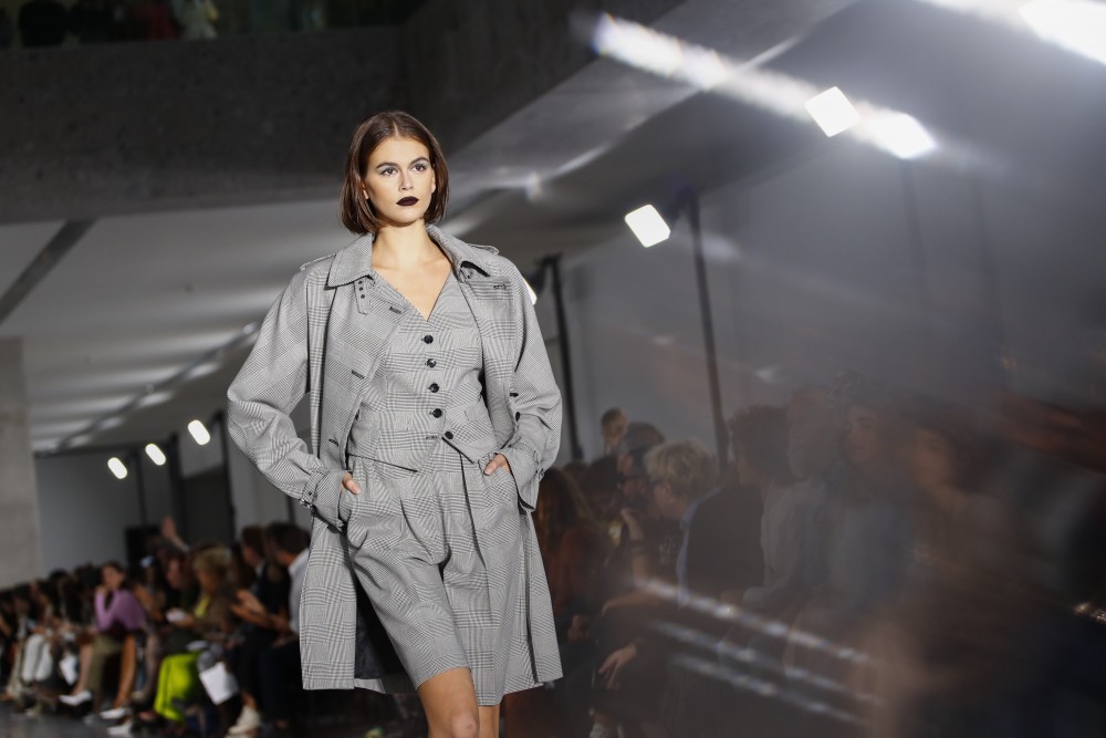 【米蘭時裝週】MaxMara筆下的女性特務！代號「007」的主角服裝？