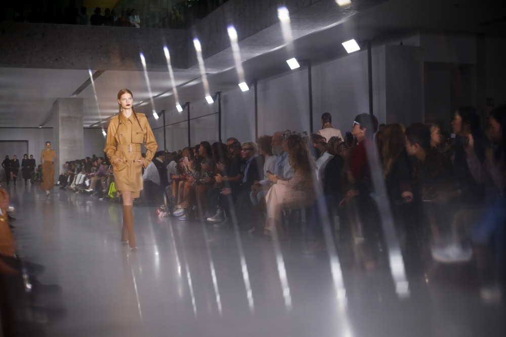 【米蘭時裝週】MaxMara筆下的女性特務！代號「007」的主角服裝？