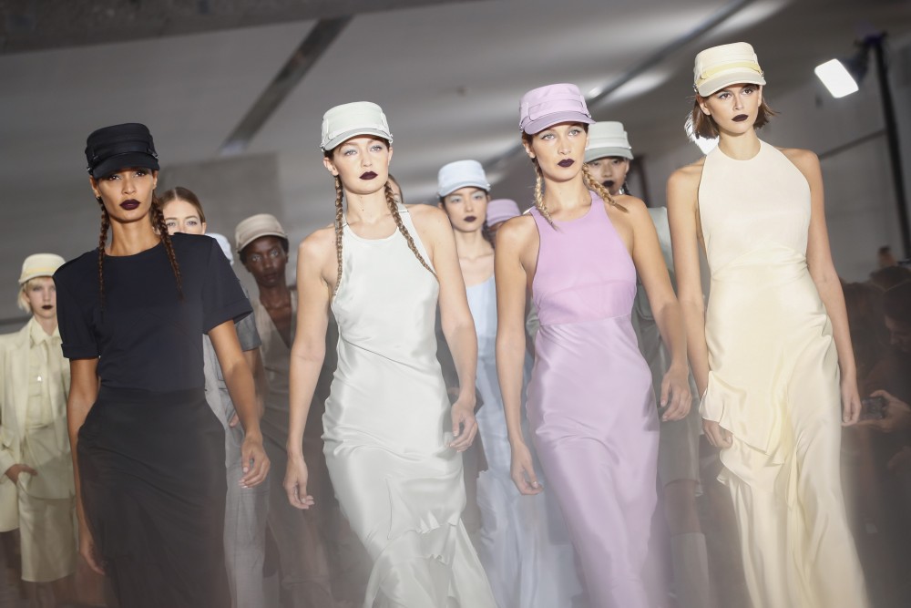 【米蘭時裝週】MaxMara筆下的女性特務！代號「007」的主角服裝？