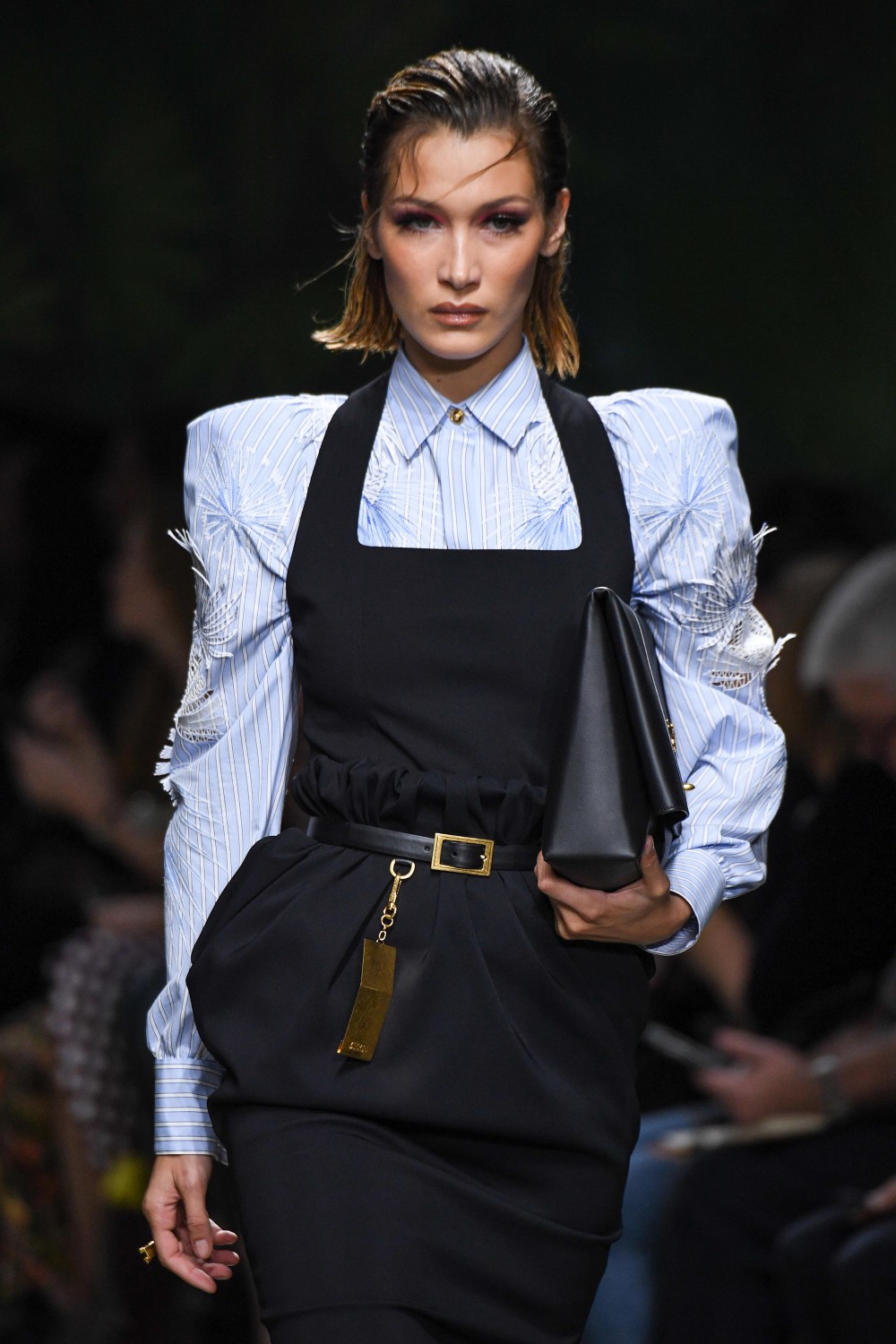 【米蘭時裝週】Versace重現二十年前的經典！Jennifer Lopez性感踏上伸展台！