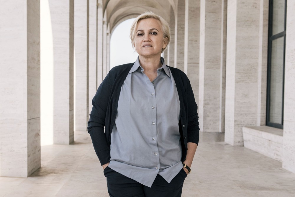 時尚界首個「It Bag」!Baguette系列經歷二十二年的時間洗禮重生成為造型配飾?