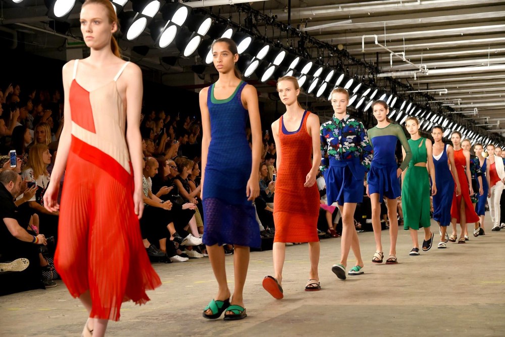 Boss首次進軍米蘭時裝週引起關注！品牌最後為什麼沒有選擇巴黎時裝週？