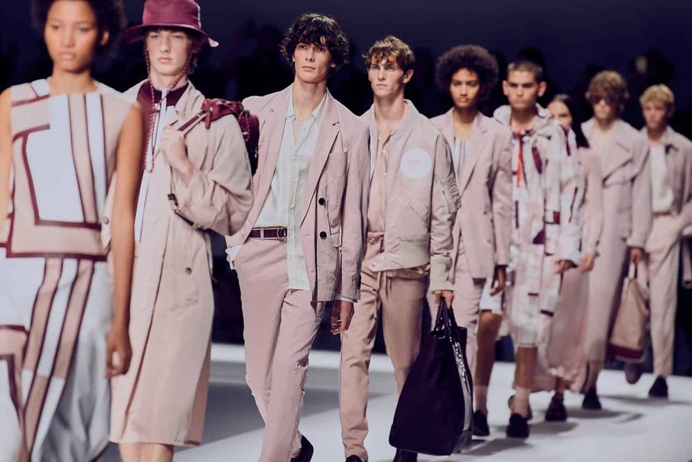 Boss首次進軍米蘭時裝週引起關注！品牌最後為什麼沒有選擇巴黎時裝週？