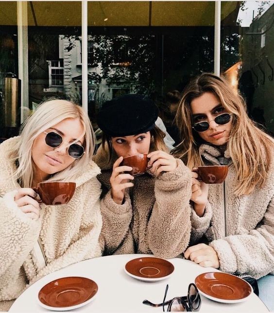 坐得舒服食物又精緻的Afternoon Tea就是最好Chill的場地