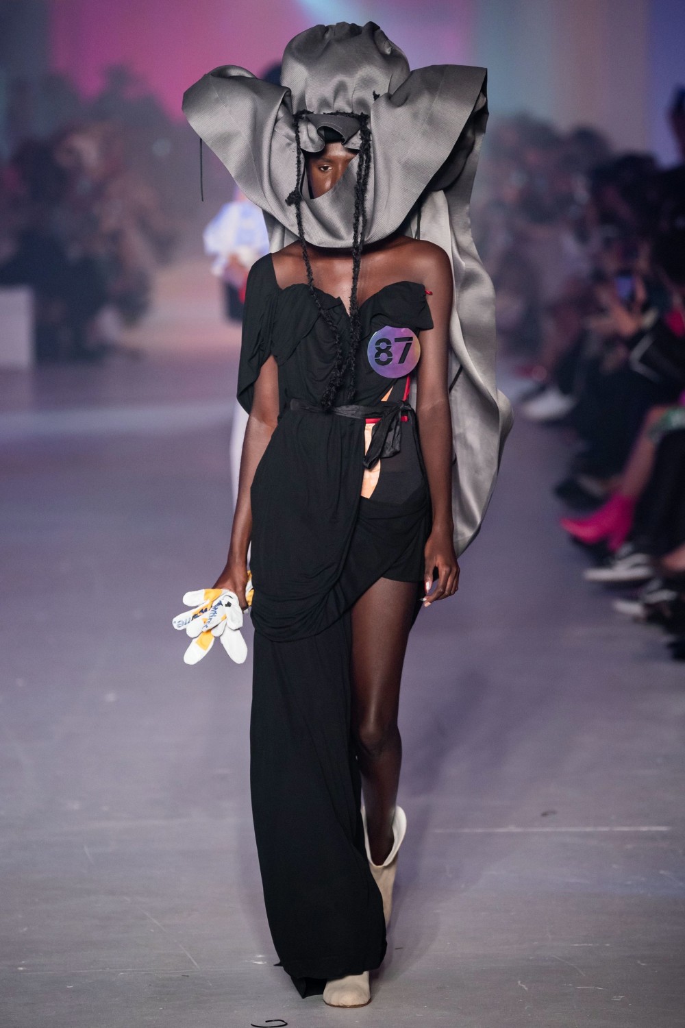 【巴黎時裝週】Andreas Kronthaler For Vivienne Westwood的環保議題!顛覆時尚界的瘋狂設計!