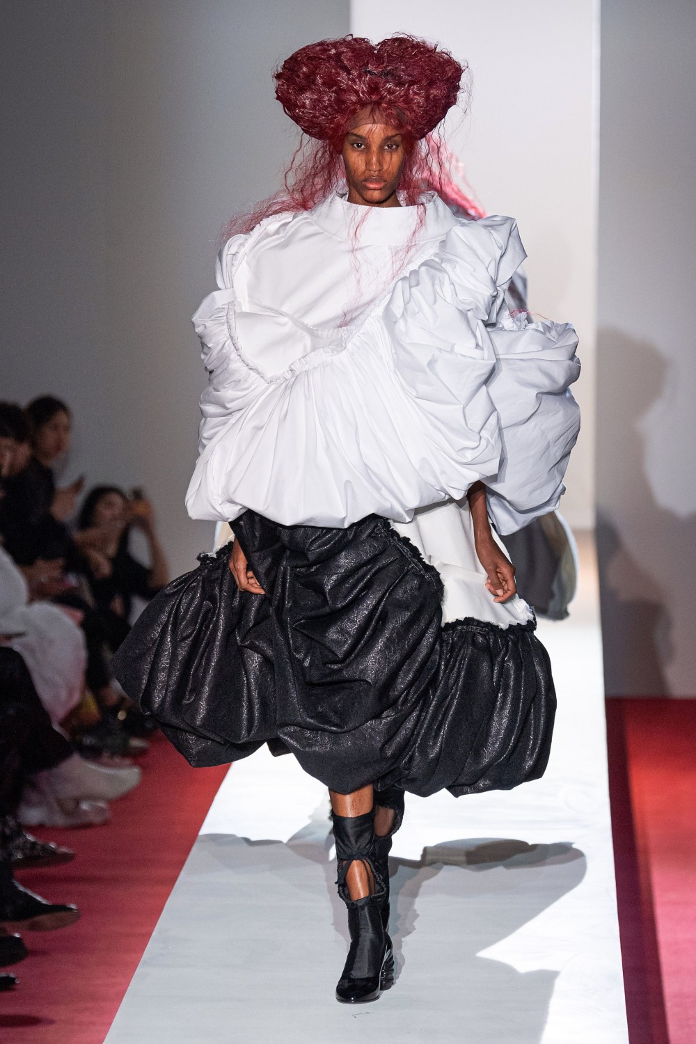 【巴黎時裝週】COMME des GARÇONS的瘋狂獨行！川久保玲重新演繹《Orlando》！