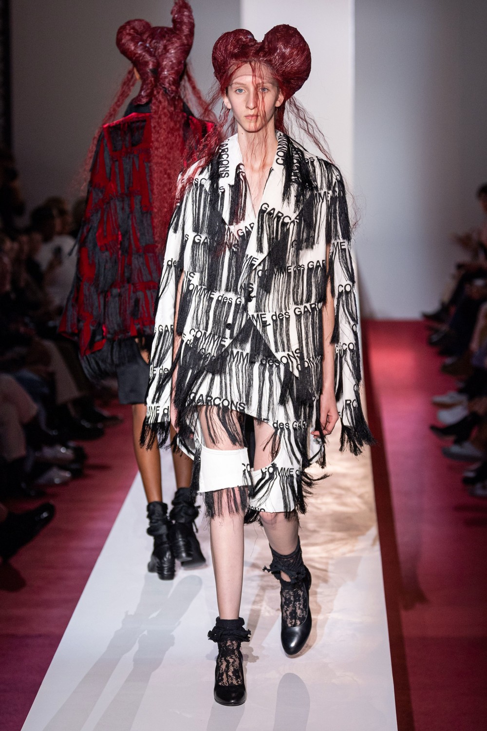 【巴黎時裝週】COMME des GARÇONS的瘋狂獨行！川久保玲重新演繹《Orlando》！