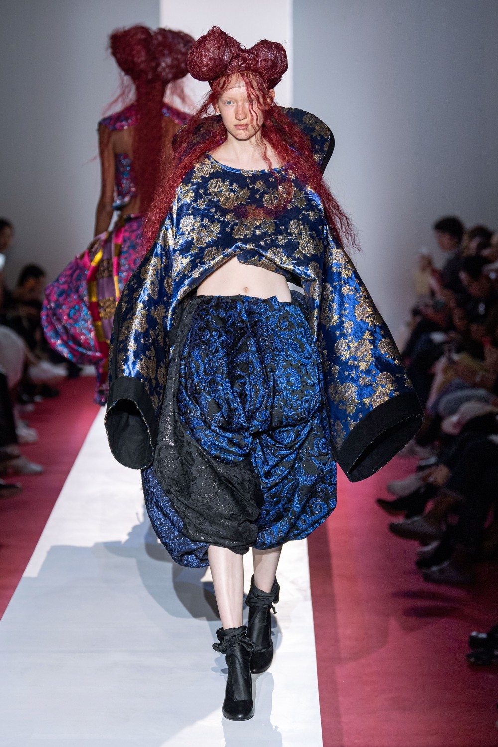 【巴黎時裝週】COMME des GARÇONS的瘋狂獨行！川久保玲重新演繹《Orlando》！