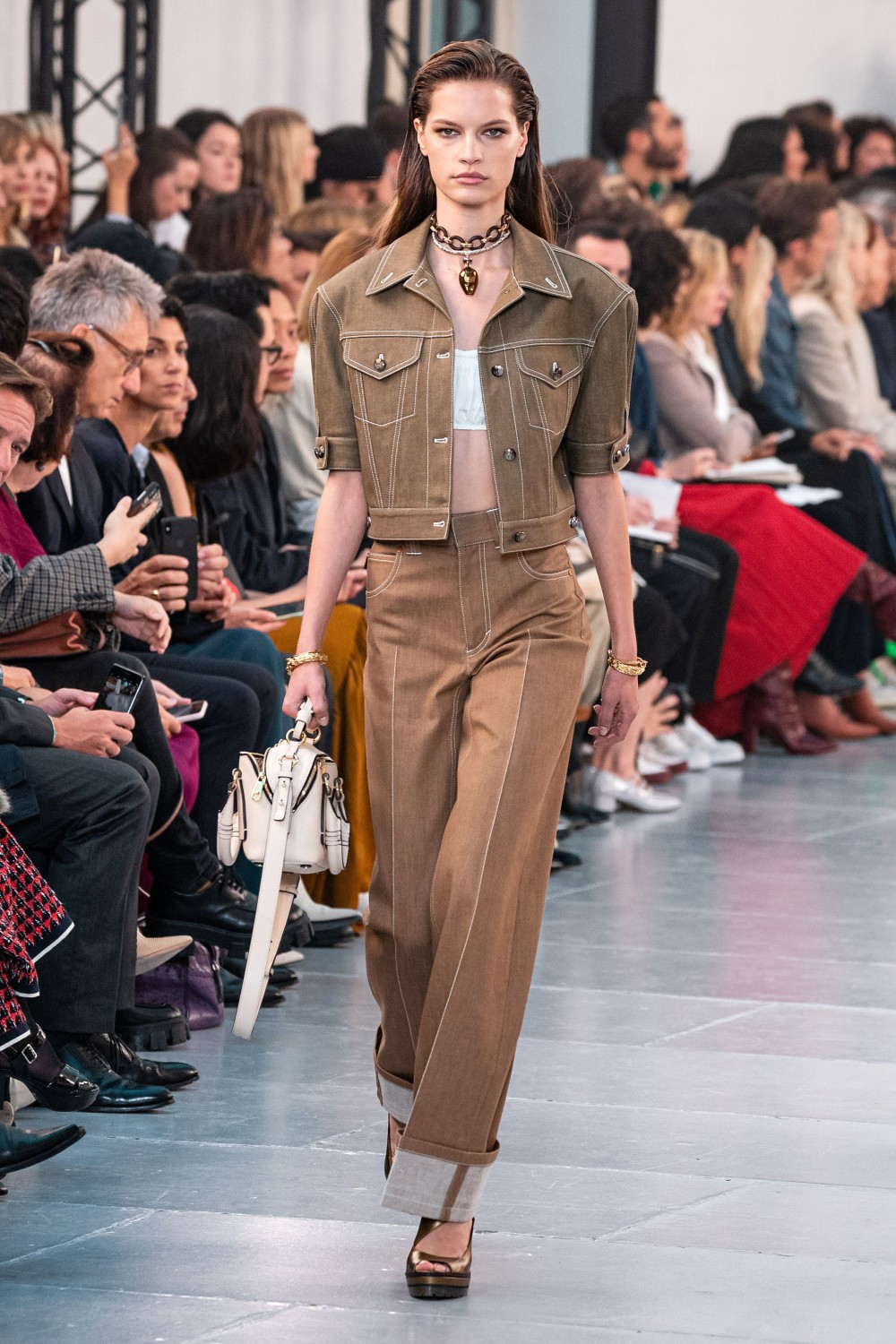 【巴黎時裝週】Chloé的浪漫不羈！Natacha Ramsay-Levi的時尚宣言！