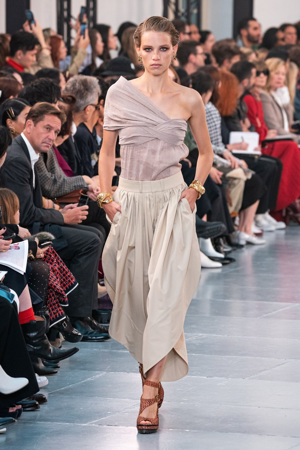 【巴黎時裝週】Chloé的浪漫不羈！Natacha Ramsay-Levi的時尚宣言！