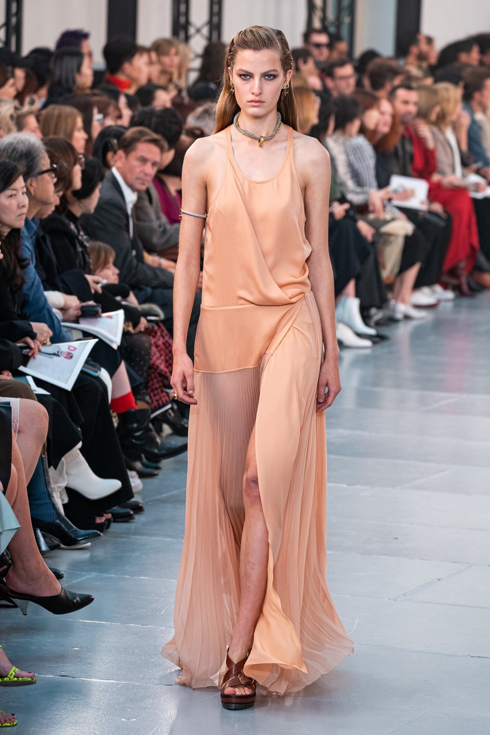 【巴黎時裝週】Chloé的浪漫不羈！Natacha Ramsay-Levi的時尚宣言！