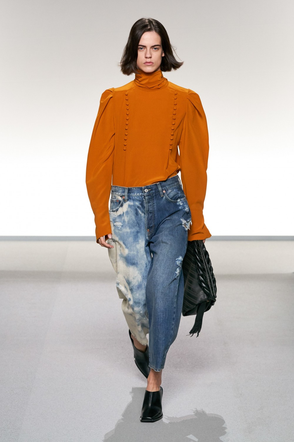 【巴黎時裝週】Givenchy的嶄新靈魂！Clare Waight Keller重新演繹九十年代的簡約美學！