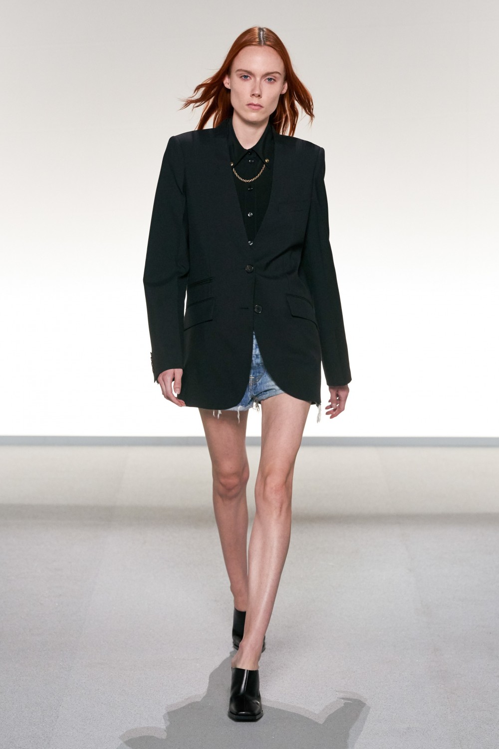 【巴黎時裝週】Givenchy的嶄新靈魂！Clare Waight Keller重新演繹九十年代的簡約美學！