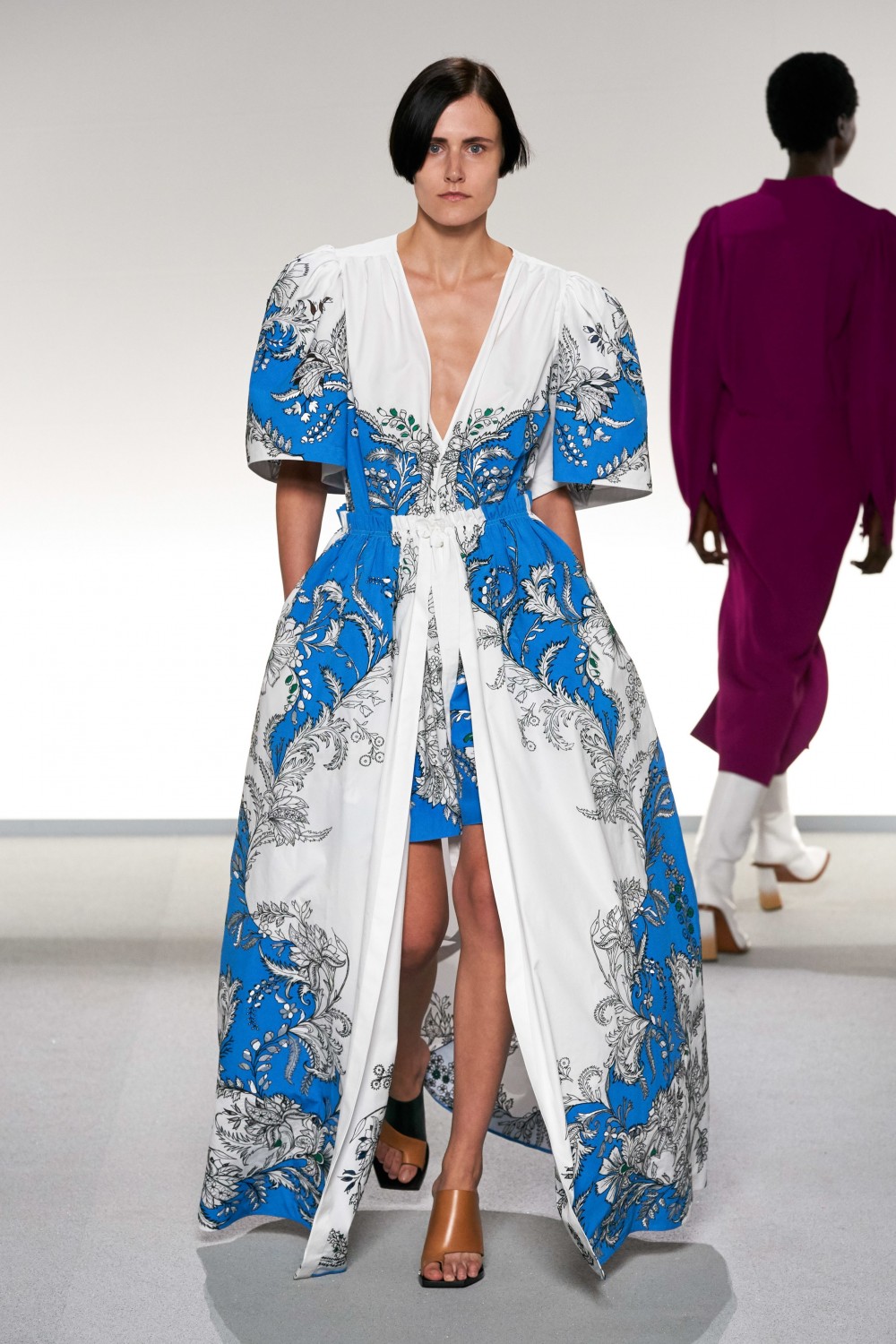 【巴黎時裝週】Givenchy的嶄新靈魂！Clare Waight Keller重新演繹九十年代的簡約美學！