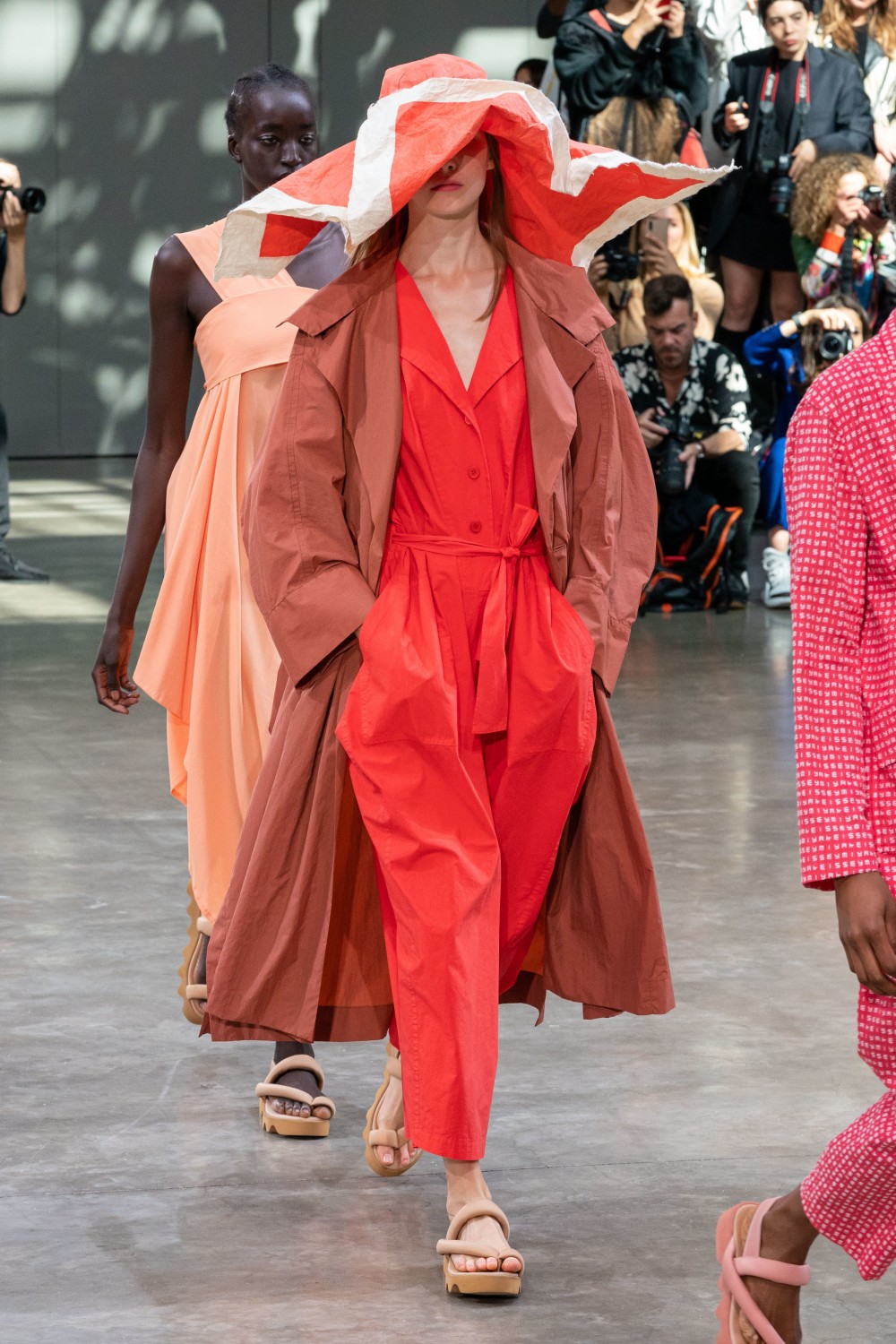 【巴黎時裝週】ISSEY MIYAKE的歡愉時刻！近藤悟史譜寫的輕快樂曲！