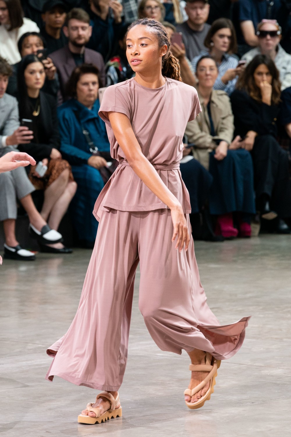 【巴黎時裝週】ISSEY MIYAKE的歡愉時刻！近藤悟史譜寫的輕快樂曲！