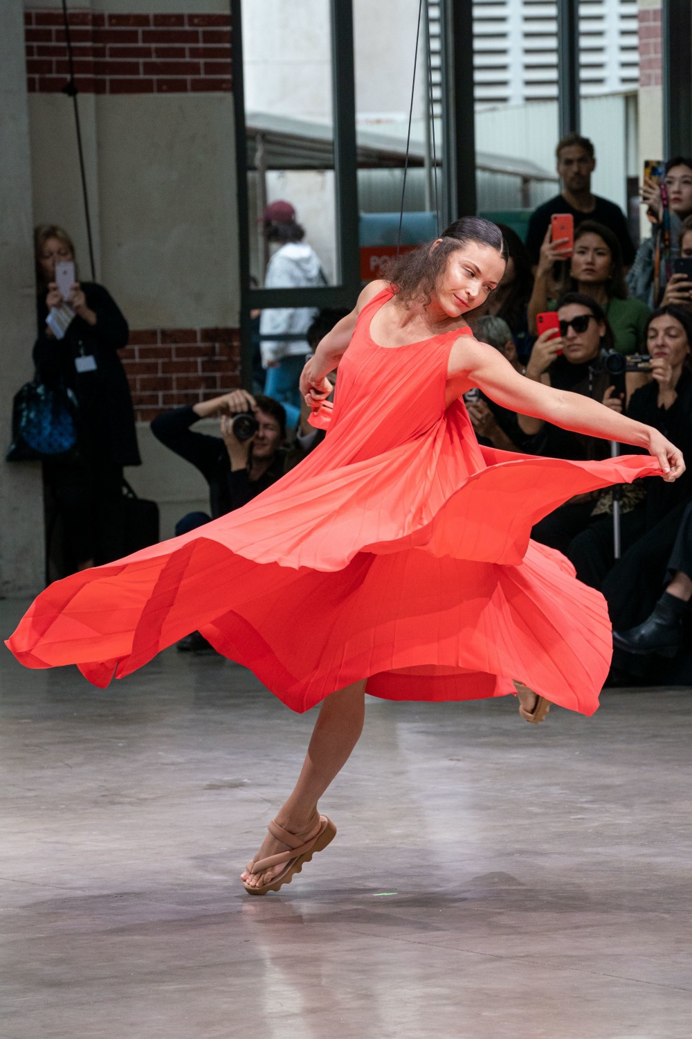 【巴黎時裝週】ISSEY MIYAKE的歡愉時刻！近藤悟史譜寫的輕快樂曲！